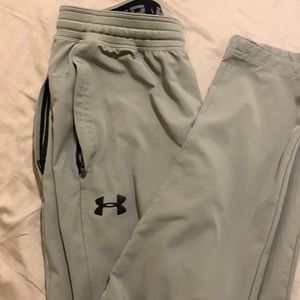 Grey Under Armor Sweatpants Joggers Size L new without tags